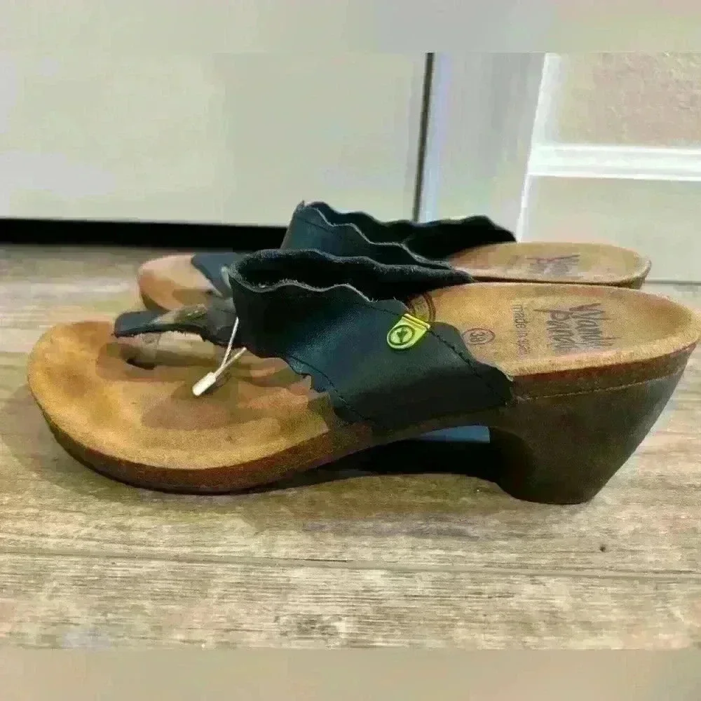 Wanda Panda leather wedge sandals 38 (7.5) Made in Spain